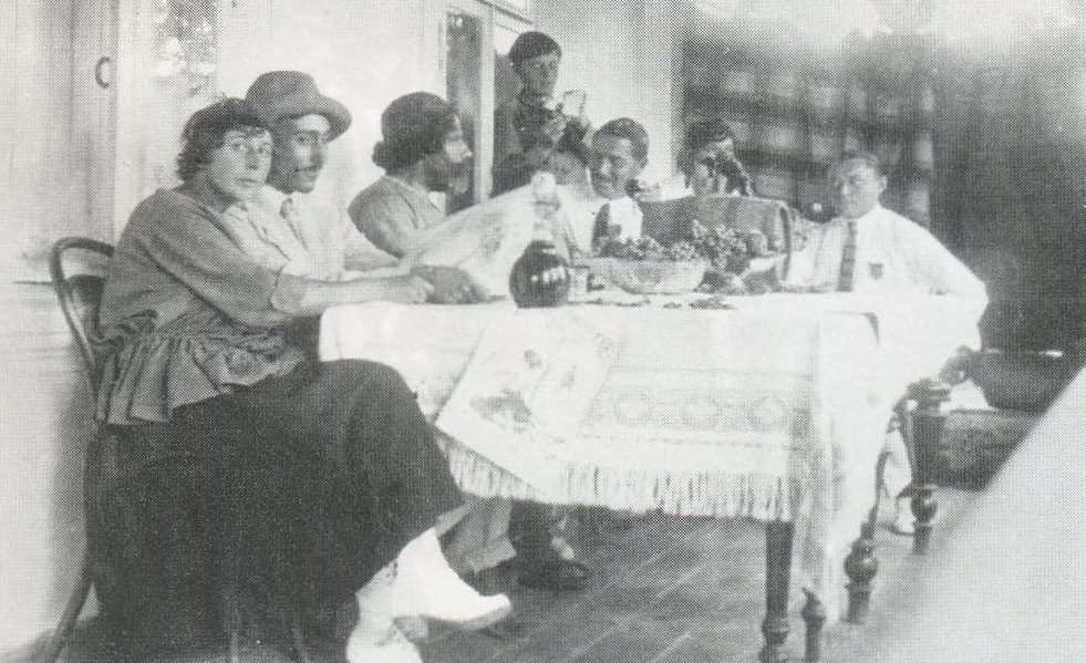 5) В имении Бусалак под Старым Крымом с Кедровыми и их друзьями. 1918.jpg
